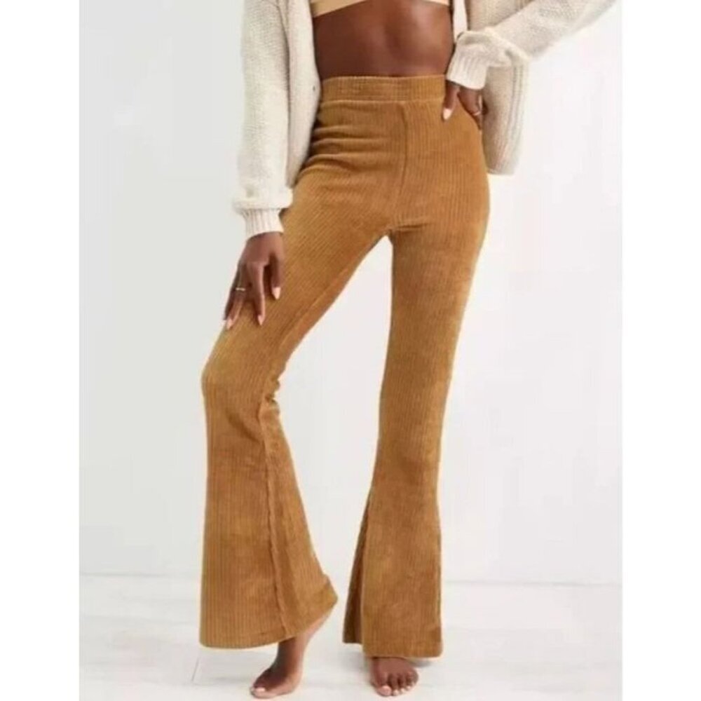 Aerie High-Rise Groove-On Velour Flare Pants